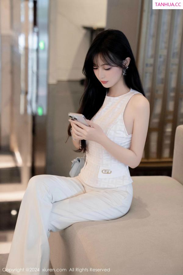 林星阑  [XiuRen]高清写真图 2024.11.29 No.9528 林星阑 美腿丝袜第8张图片